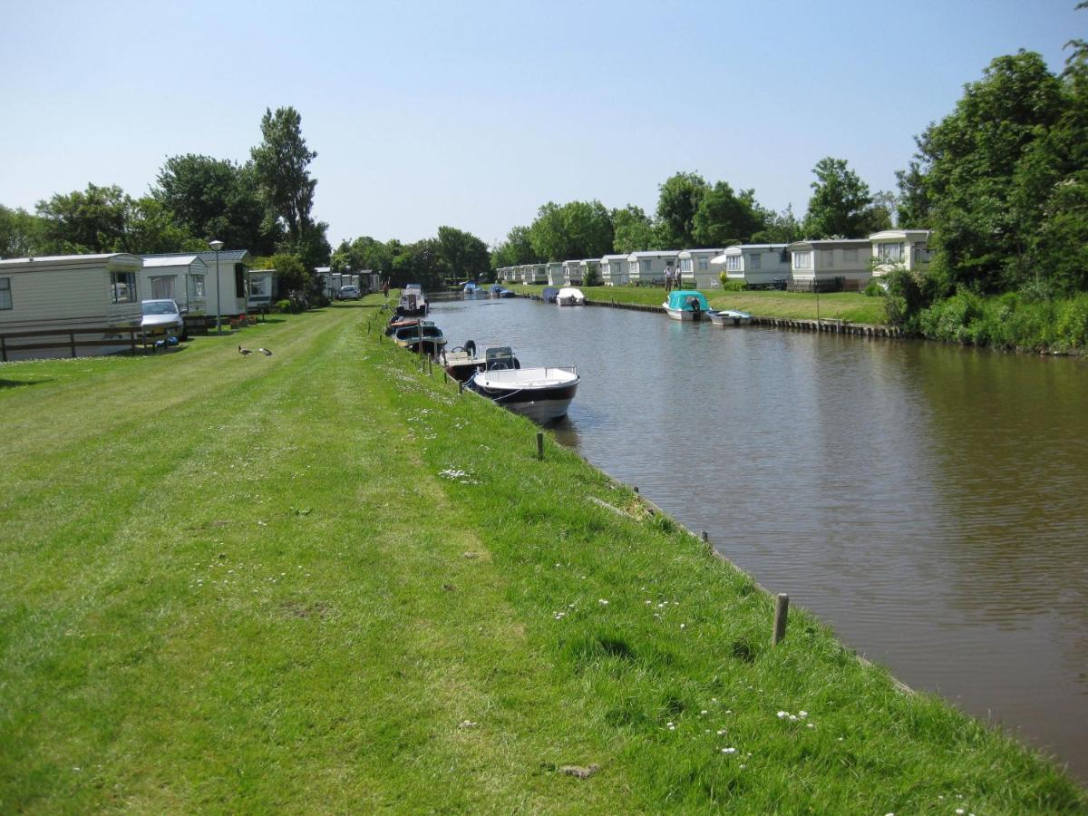 Bed And Breakfast De Zeehoeve Harlingen Exterior foto