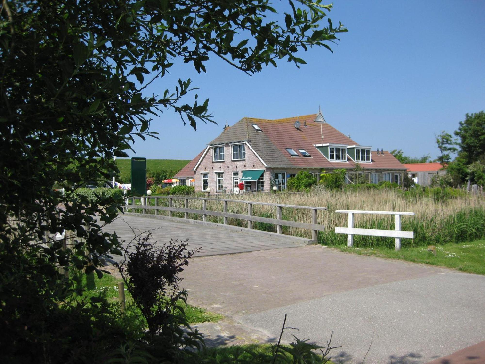 Bed And Breakfast De Zeehoeve Harlingen Exterior foto